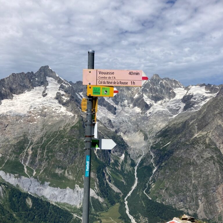 Rando-Tour saint bernard-juillet 2023-02-sommet_Basset-Club Alpin Ouest Lyonnais