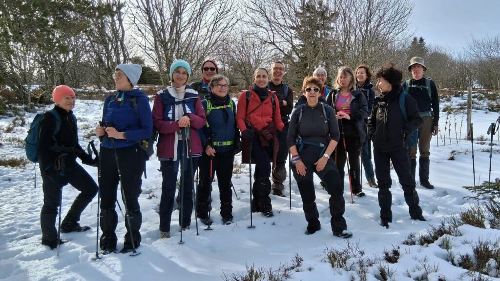 Randonnée Pédestre -Forez-photo de groupe à l'arrivée sur les Hautes Chaumes