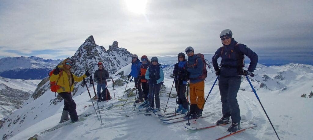 Club alpin ouest Lyonnais-ski randonnée-week end refuge Presset-Au sommet-fevrier 2025