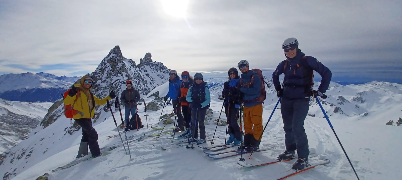 Club alpin ouest Lyonnais-ski randonnée-week end refuge Presset-Au sommet-fevrier 2025 Club alpin ouest Lyonnais-ski randonnée-week end refuge Presset-Au sommet-fevrier 2025