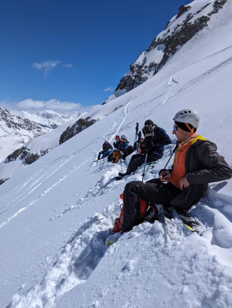 Club Alpin Ouest Lyonnais- Ski de Randonnée dans les écrins. pause déjeuner