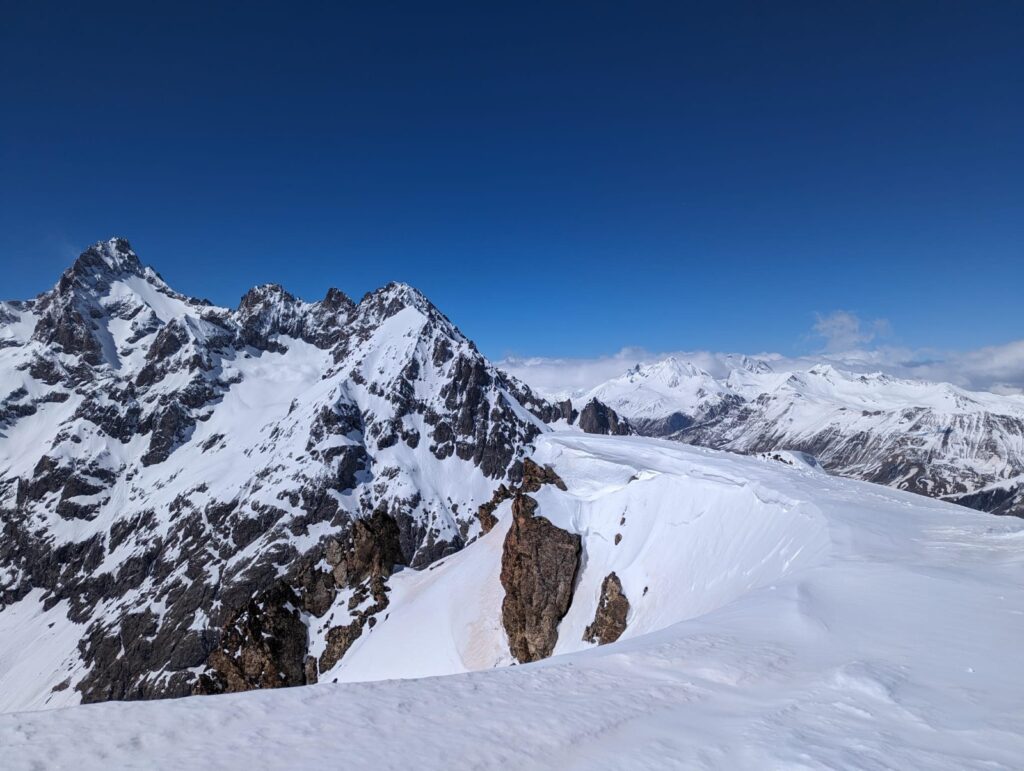 Club Alpin Ouest Lyonnais- Ski de Randonnée dans les écrins. jour 1-La Meije et Roche Méane